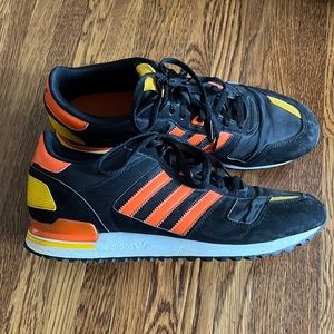 Adidas Sneakers